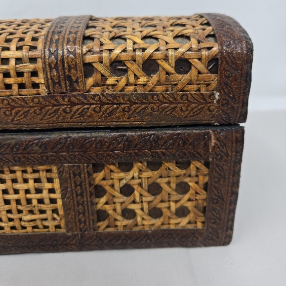 Wooden & Wicker Rectangle Box With Front Latch & Hinge Back Light & Dark Browns - Picture 4 of 14
